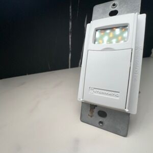 Intermatic Wall Timer ST01 Switch Digital 7 Day Program 120-277 VAC, 15A, White